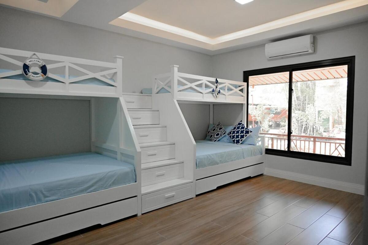 Redwood Cabin Bolinao Екстериор снимка