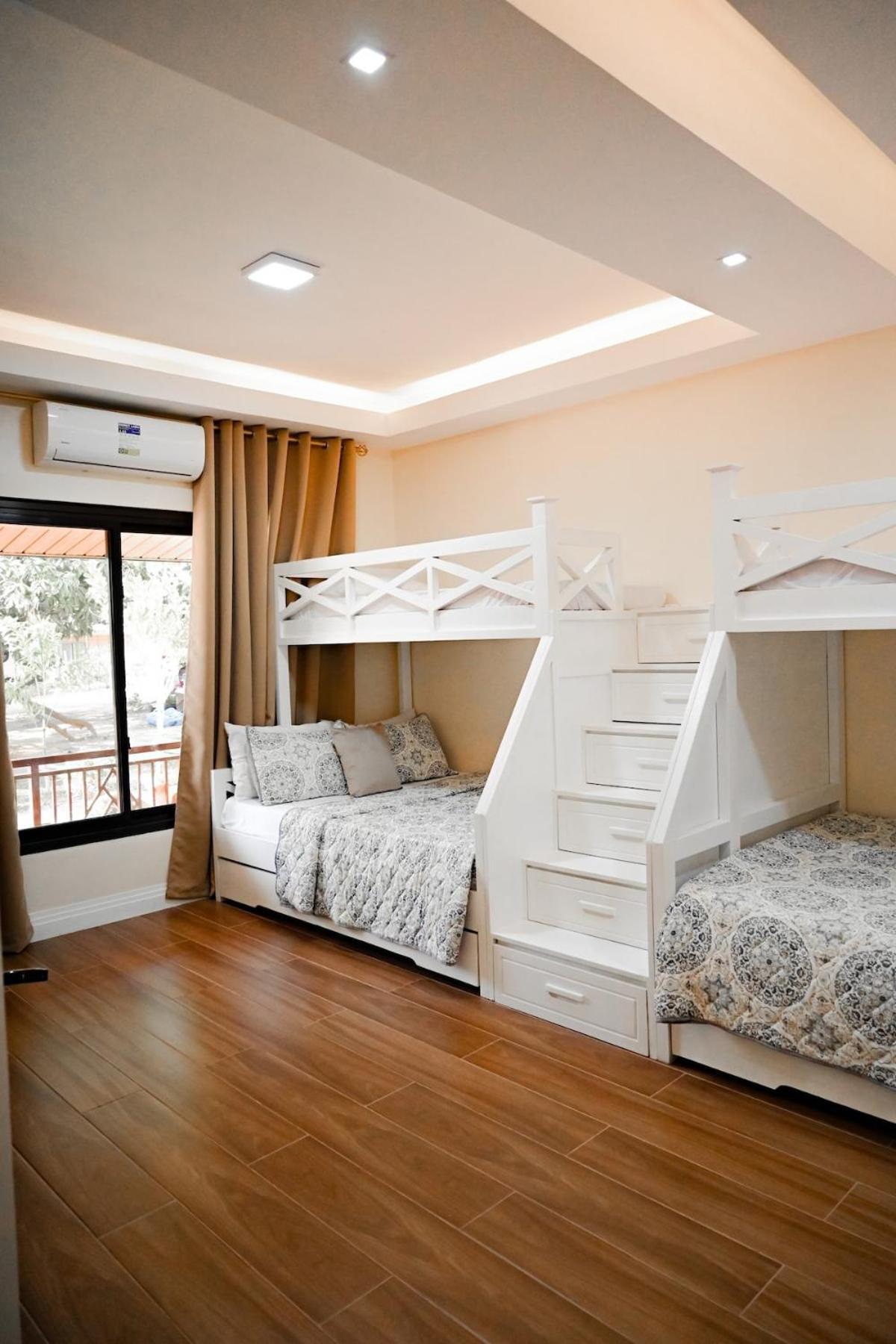 Redwood Cabin Bolinao Екстериор снимка
