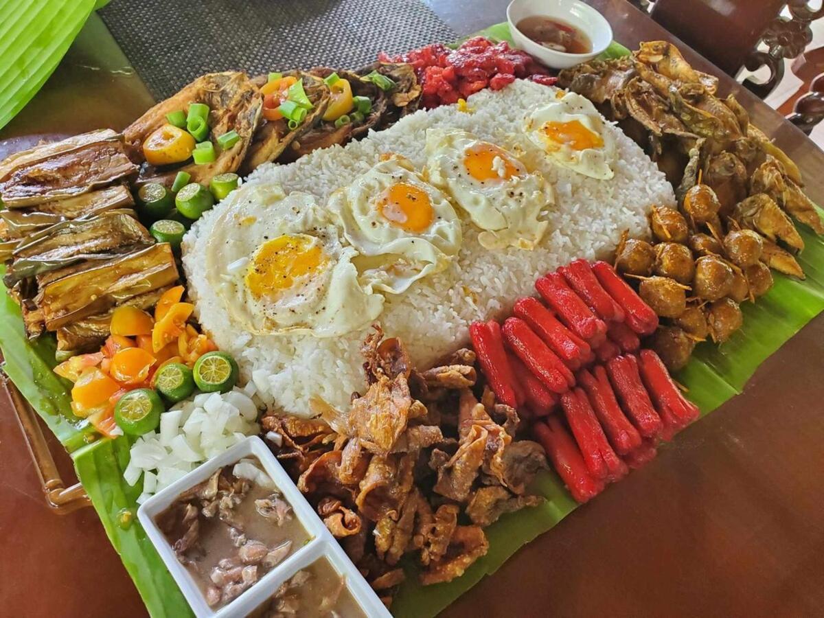 Redwood Cabin Bolinao Екстериор снимка