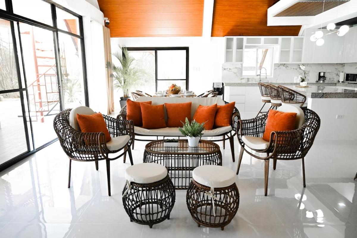 Redwood Cabin Bolinao Екстериор снимка