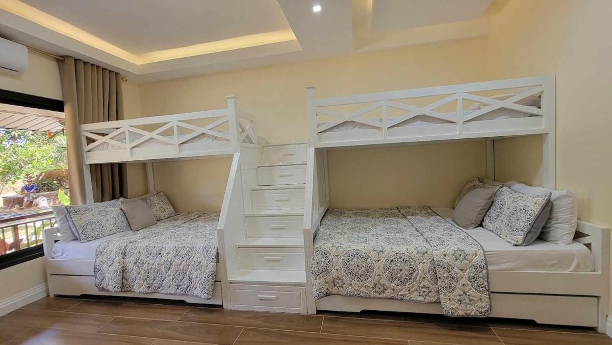 Redwood Cabin Bolinao Екстериор снимка