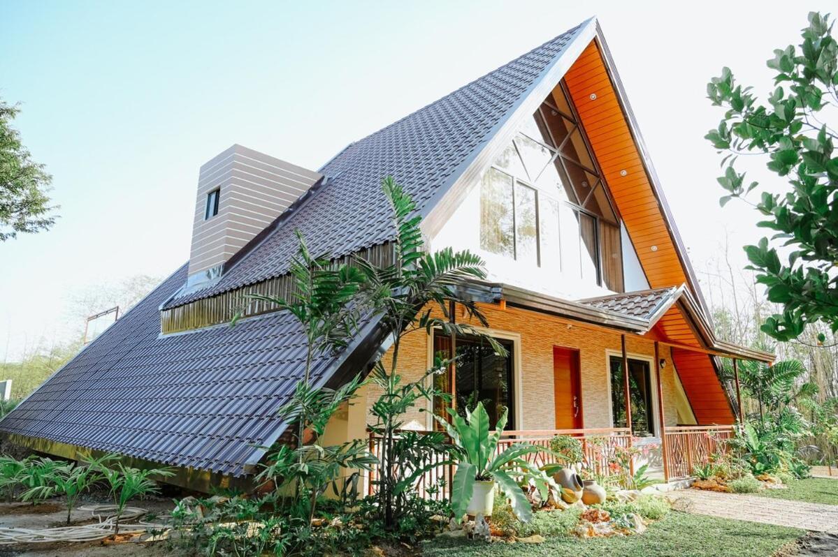 Redwood Cabin Bolinao Екстериор снимка