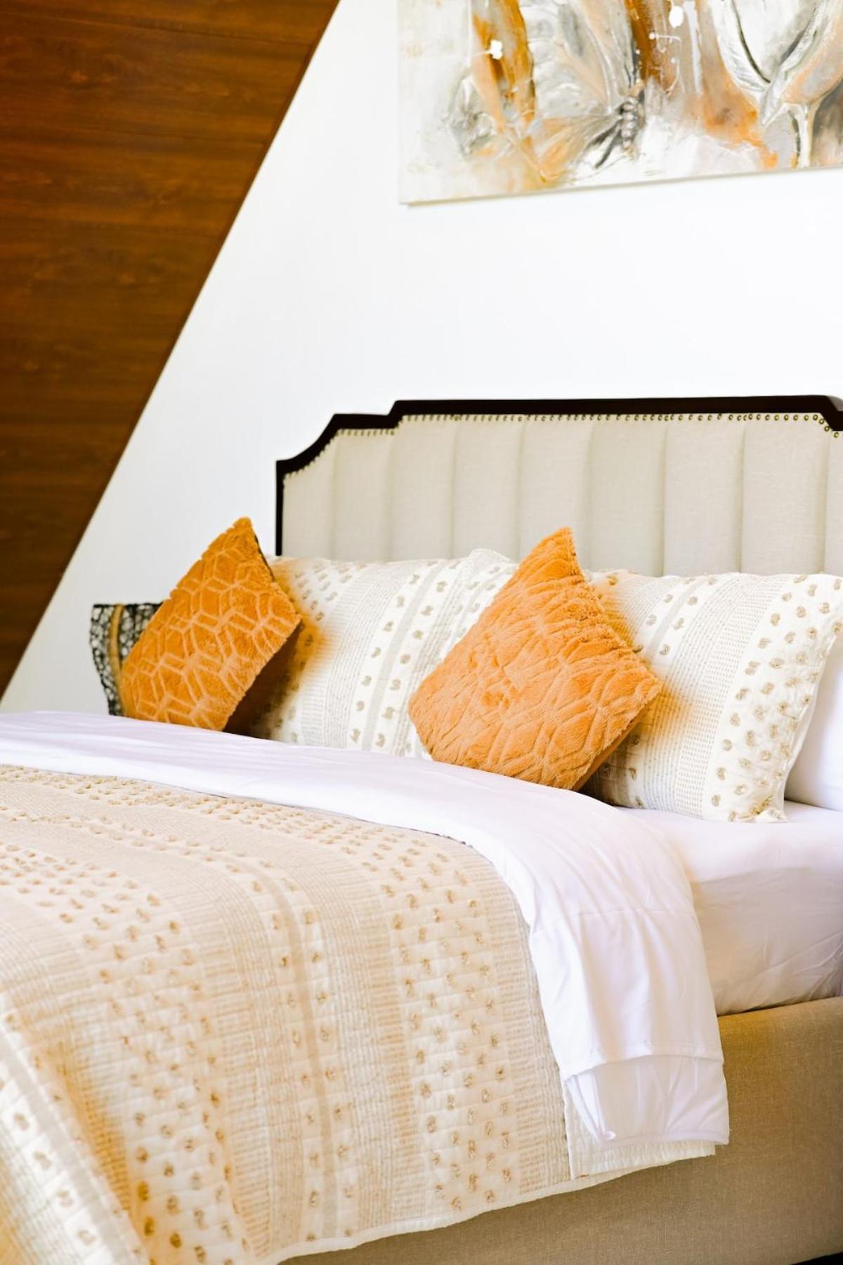 Redwood Cabin Bolinao Екстериор снимка